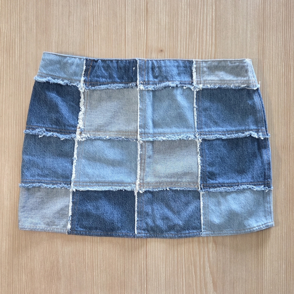 Frame The 70s Patchwork Blue Denim Mini Skirt Raw Hem Womens Size 8 - Picture 4 of 8
